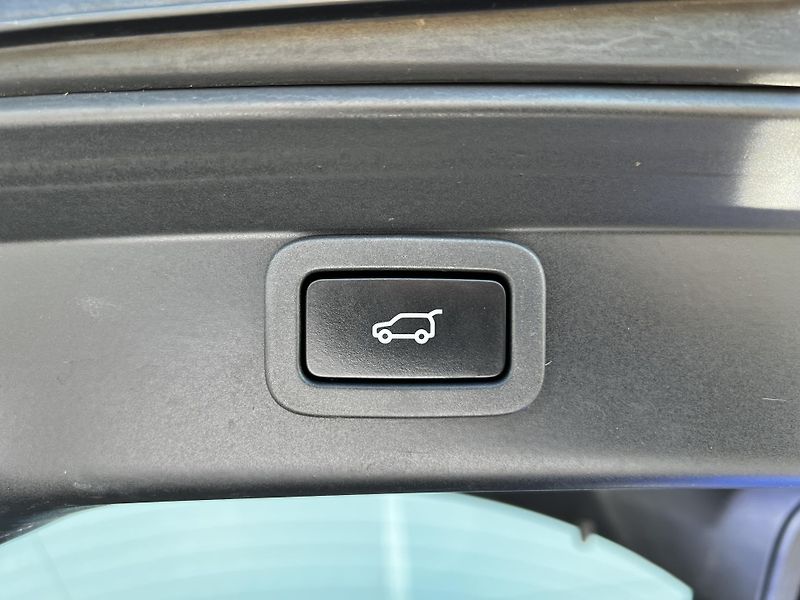Jaguar I-Pace EV400 AWD S 90kWh SOH 92% - fotka 25 z 27
