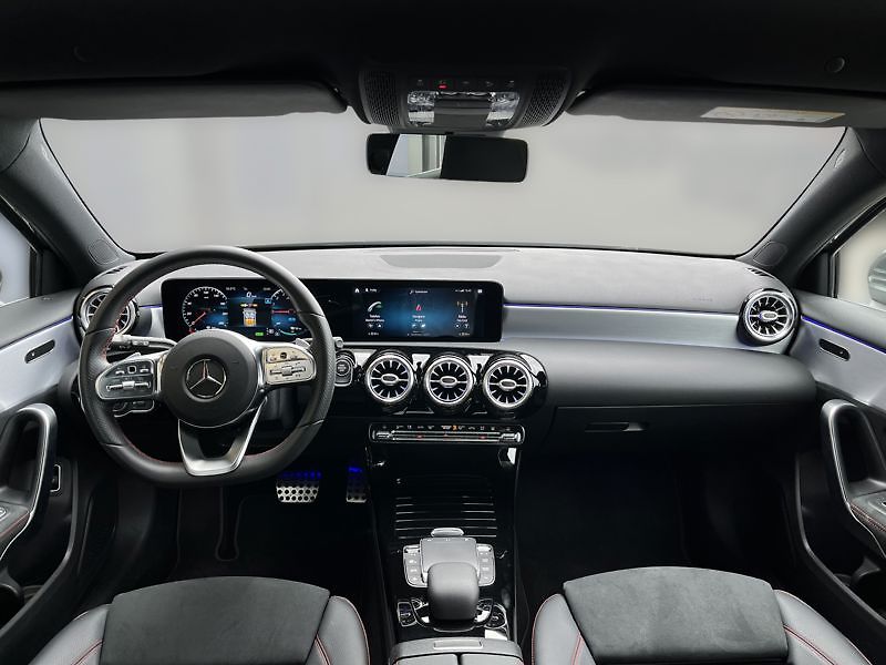 Mercedes-Benz Třídy A A-Třída 250e AMG Line - fotka 14 z 18