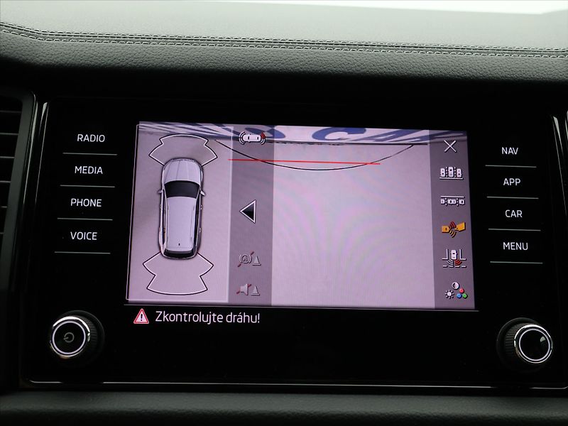 Škoda Kodiaq 2,0 TDI 110 kW Sportline DSG D - fotka 28 z 37