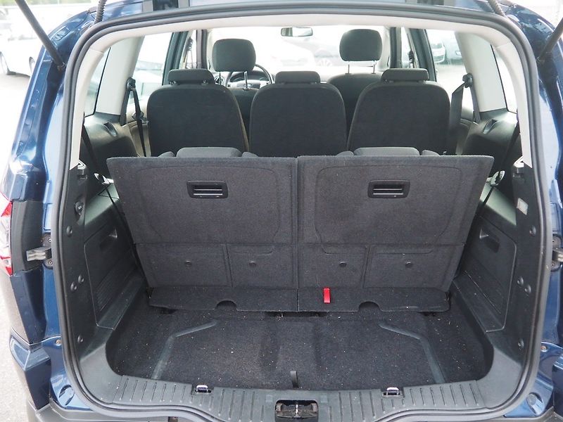 Ford S-MAX (2010) 2.0 TDCI, 120 kW, 7 míst - fotka 14 z 37
