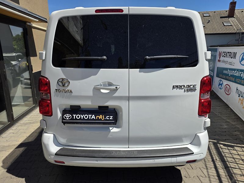 Toyota Verso 1.5-8MÍST-1.MAJITEL-KLIMA - fotka 7 z 15