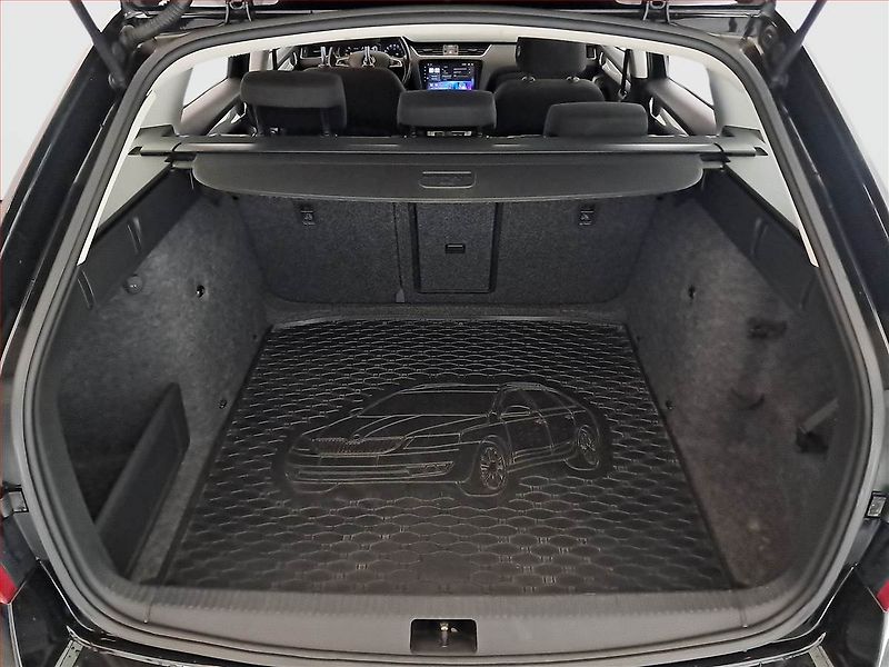 Škoda Octavia (2014) 2.0 TDI, Automat, Navi - fotka 14 z 18