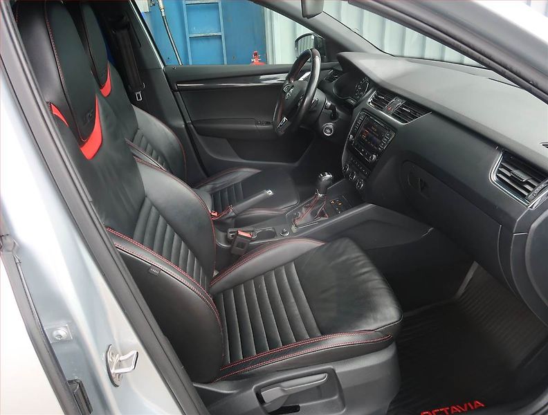 Škoda Octavia (2016) RS 2.0 TDI 4x4 DSG, Automat - fotka 9 z 24