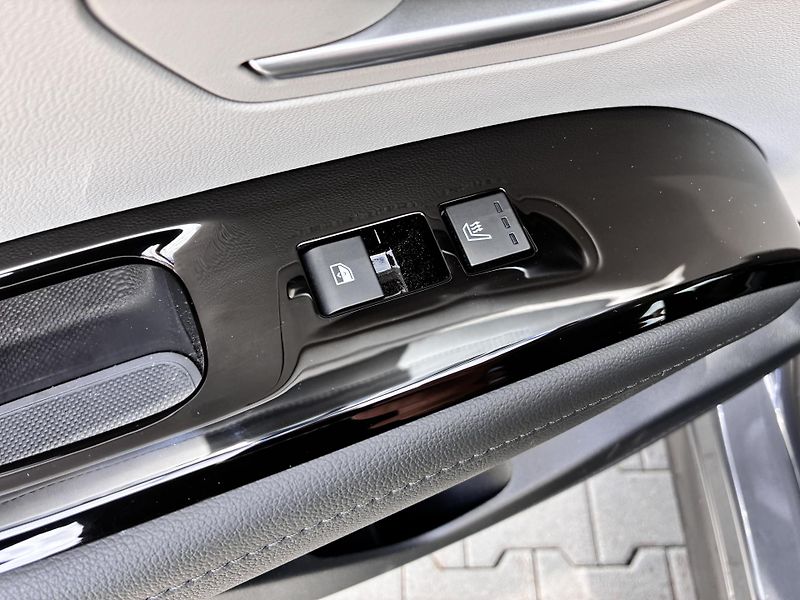 Hyundai Tucson 1.6T-GDi HEV 158kW DCT PREMIUM - fotka 19 z 35
