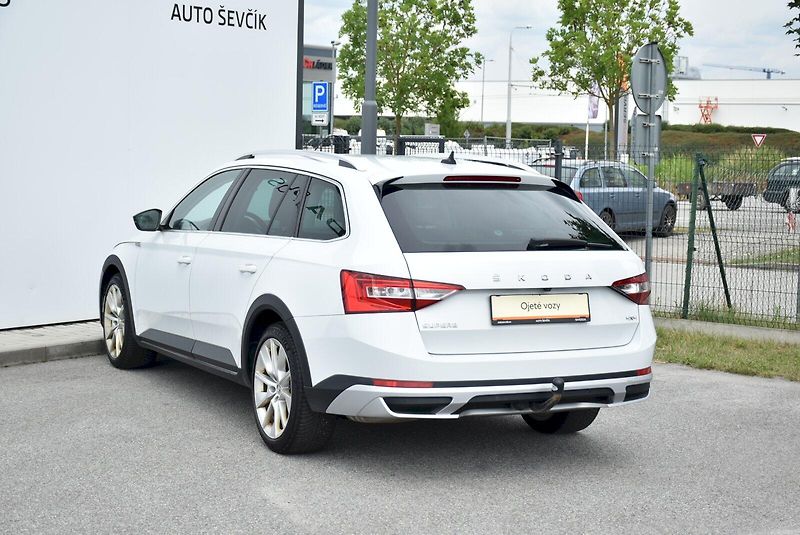 Škoda Superb (2020) Scout 2.0 TDI 140 kW 4x4 DSG - fotka 7 z 32