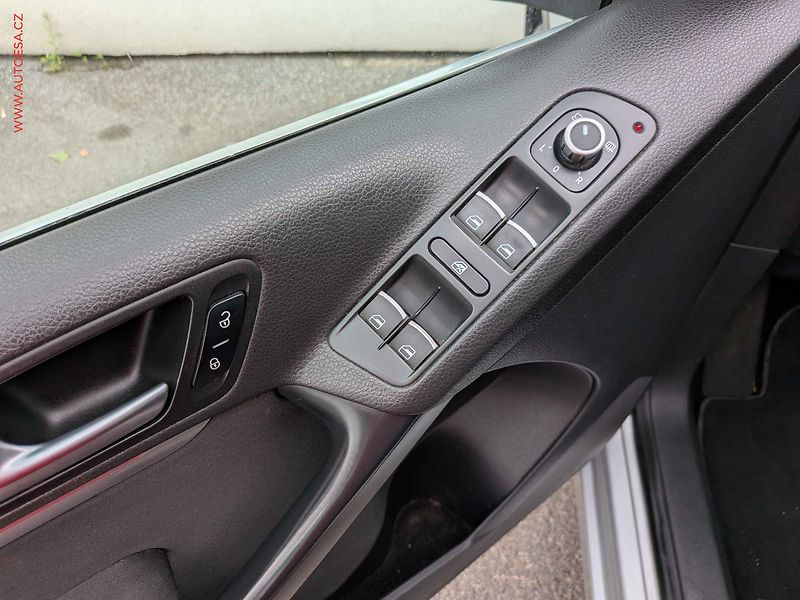 Volkswagen Tiguan (2012) 2.0TDi 4x4, DSG, navi, bixen - fotka 11 z 13