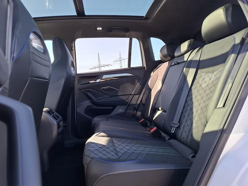 Volkswagen Tiguan TDI 4M R-Line DCC HuD Pano H/K - fotka 9 z 19