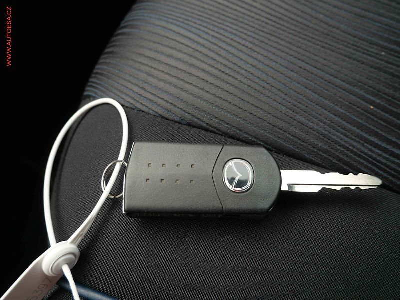 Mazda 5 (2011) 1.6 D, AC, tempo, park.asist - fotka 15 z 15