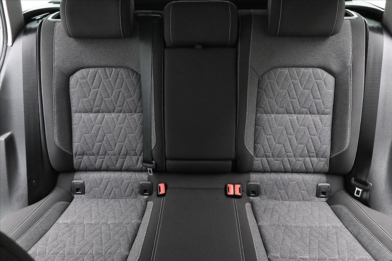 Volkswagen Passat 2,0 TDI 110 kW DSG Business Zá - fotka 28 z 32