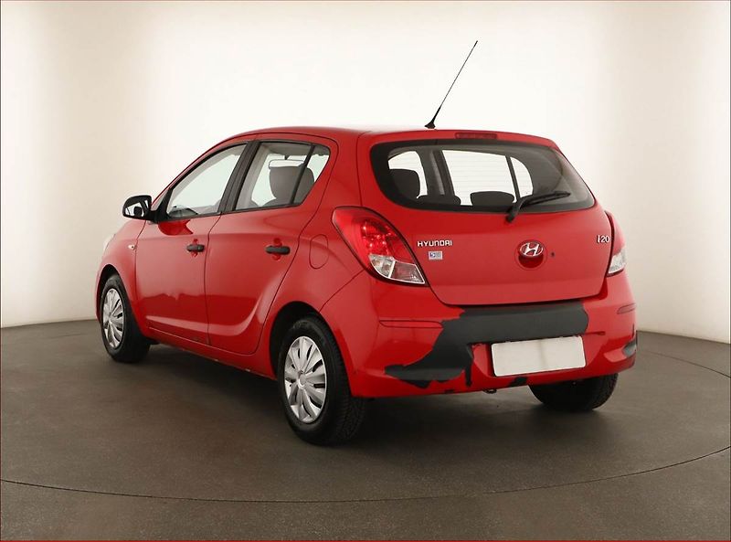 Hyundai i20 (2013) 1.2, po STK, slušný stav - fotka 4 z 12