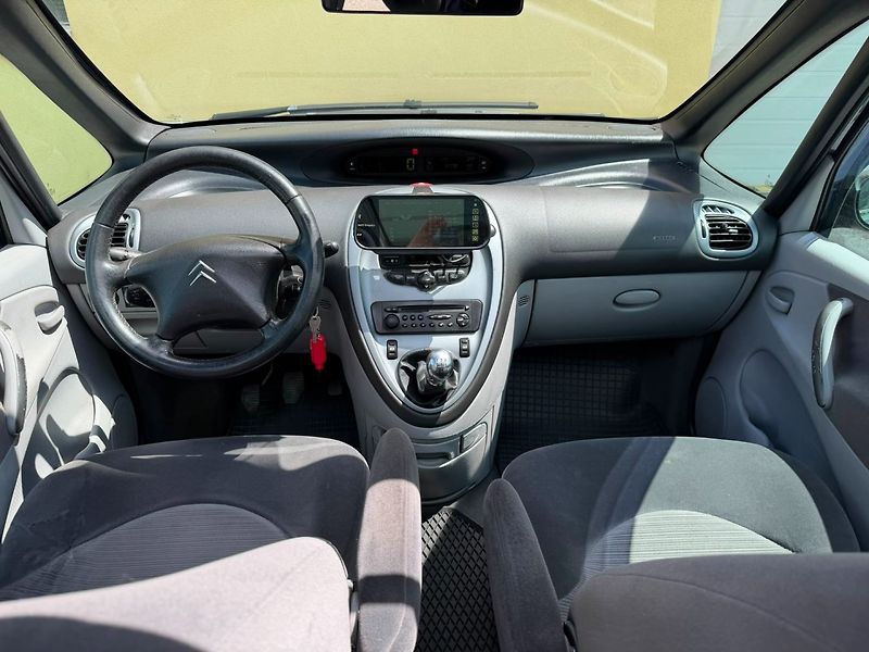 Citroën Xsara Picasso 1.6i 80kW/Panorama/Tažné/Temp. - fotka 18 z 23