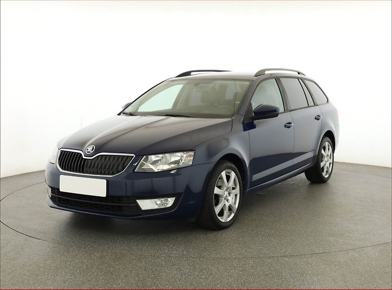 Škoda Octavia (2015) 2.0 TDI, Tempomat - fotka 2 z 19