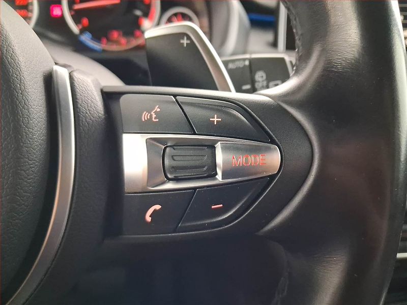 BMW X5 (2014) M Paket xDrive30d - fotka 17 z 23