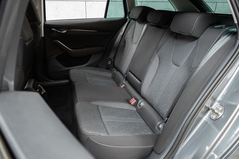 Škoda Octavia 2.0 TDI DSG*MASÁŽE*ACC*DPH* - fotka 11 z 38