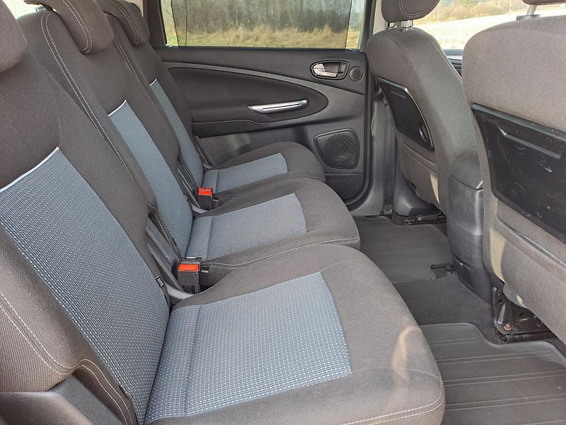 Ford Galaxy (2012) 2.0TDCi 7 MÍST SERVISKA - fotka 26 z 30