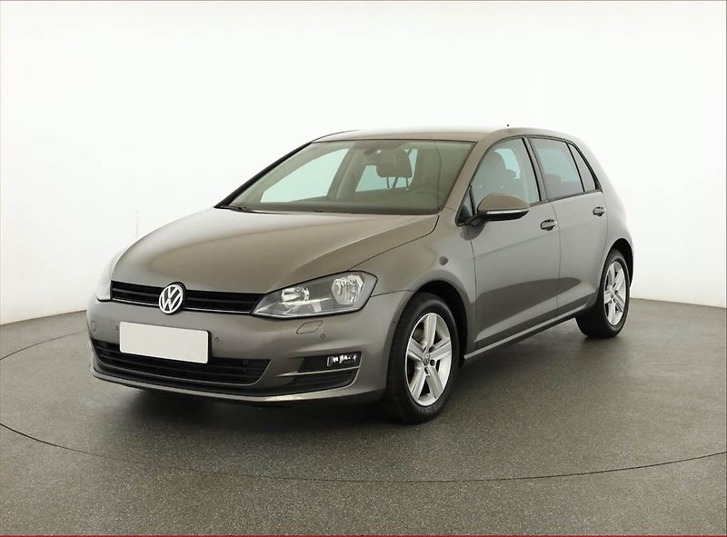Volkswagen Golf (2013) 1.4 TSI, Serv.kniha, Navi - fotka 2 z 16