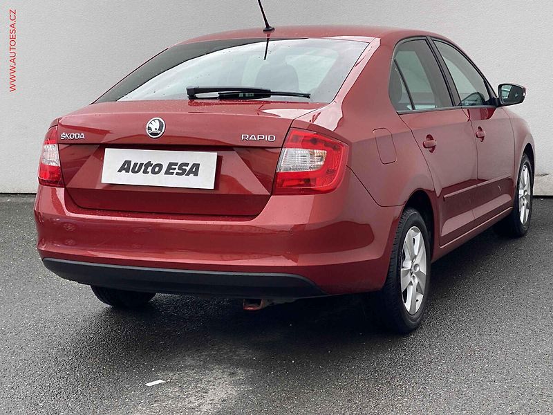 Škoda Rapid (2016) 1.2 TSi, 2.maj,ČR, STK5/28 - fotka 4 z 16