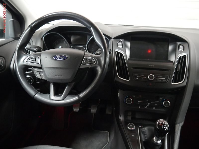 Ford Focus (2017) 1.5EB, ČR, navi, autoAC - fotka 13 z 22
