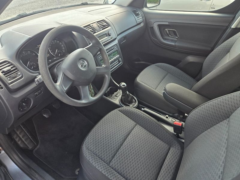 Škoda Roomster (2013) 1.2 TSI Serviska - fotka 8 z 26