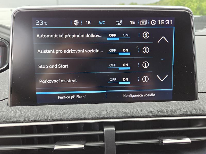 Peugeot 3008 (2019) 1.2 PT 130 ALLURE MAN6 - fotka 17 z 24