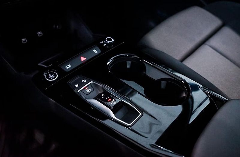 Audi Q6 e-tron Q 360kam Tažné Auto. Park. - fotka 24 z 38