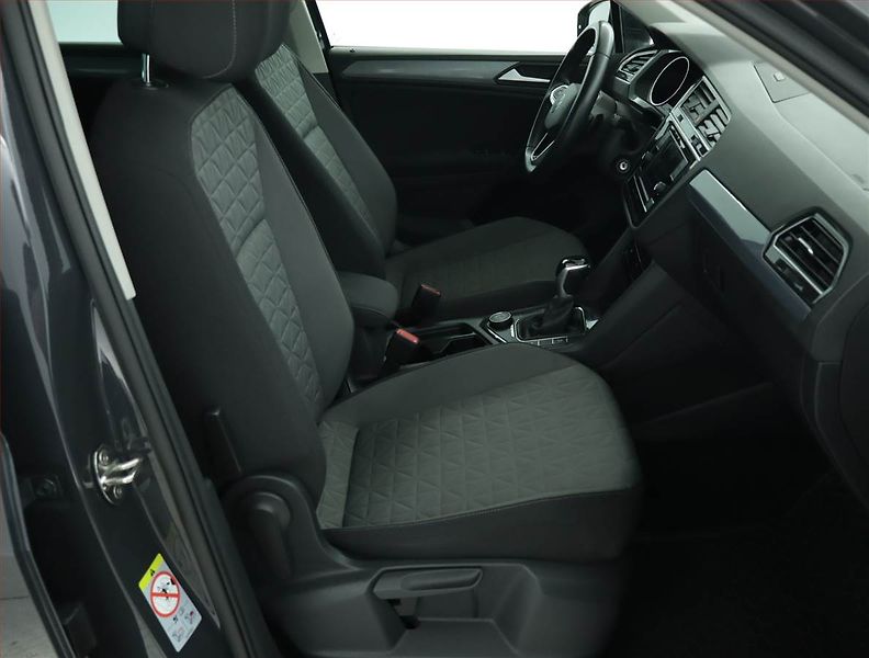 Volkswagen Tiguan (2022) Life 2.0 TDI - fotka 9 z 16