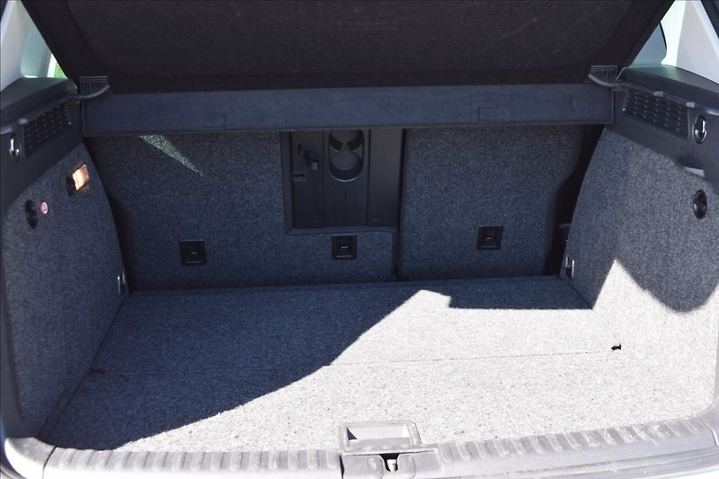 Volkswagen Tiguan 1,4 TSI 90KW BI-XENON PANORAMA - fotka 14 z 44