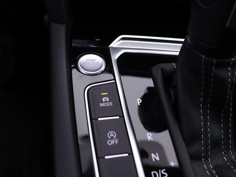 Volkswagen Arteon 2,0 TSI 206 kW R-Line 4M DPH C - fotka 27 z 35