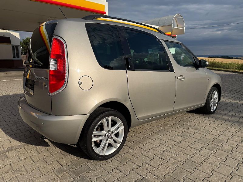 Škoda Roomster (2013) 1,6 TDI AMB bez koroze - fotka 4 z 17