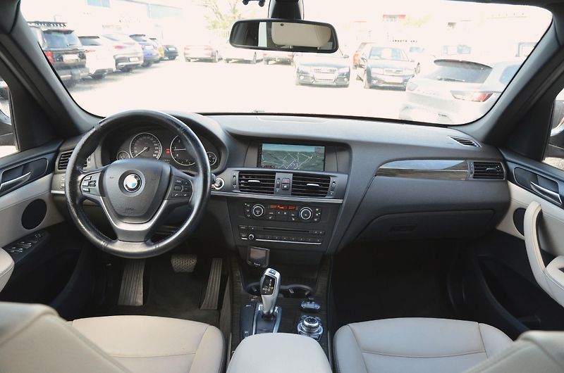 BMW X3 (2012) xDrive 20d 135kW AUTOMAT / ČR - fotka 23 z 36