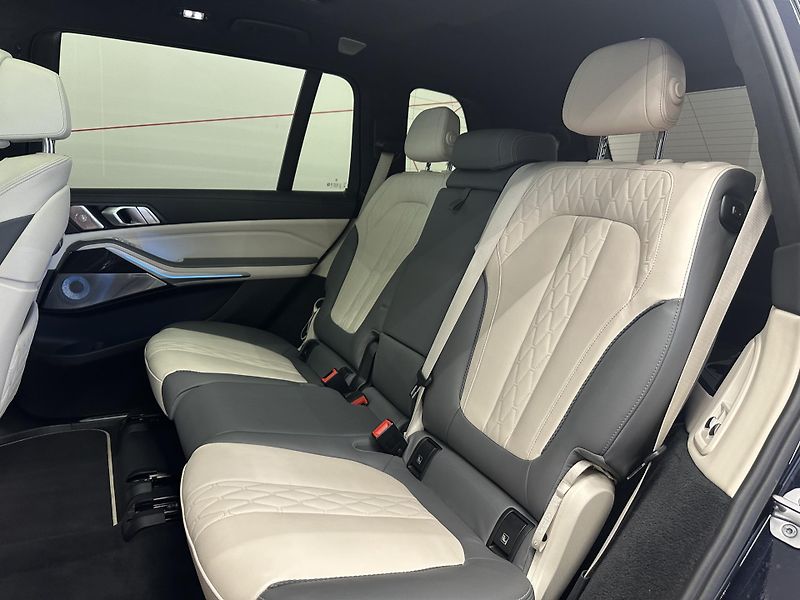 BMW X7 (2023) M60i Imdividual*CZ*DPH*Záruka! - fotka 11 z 24