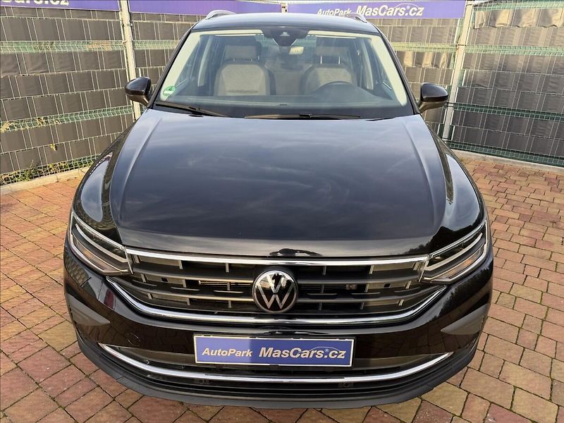 Volkswagen Tiguan 2.0 TDI Life ACC - fotka 2 z 23