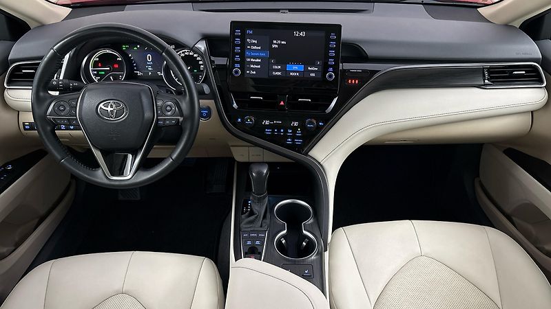 Toyota Camry 2.5 Hybrid AUT Executive - fotka 8 z 28