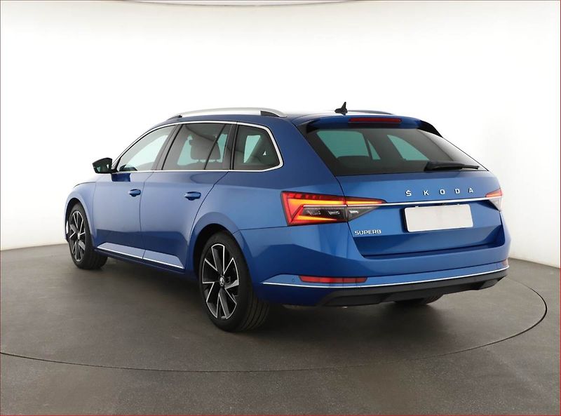 Škoda Superb (2022) Style Plus 2.0 TSI - fotka 4 z 20