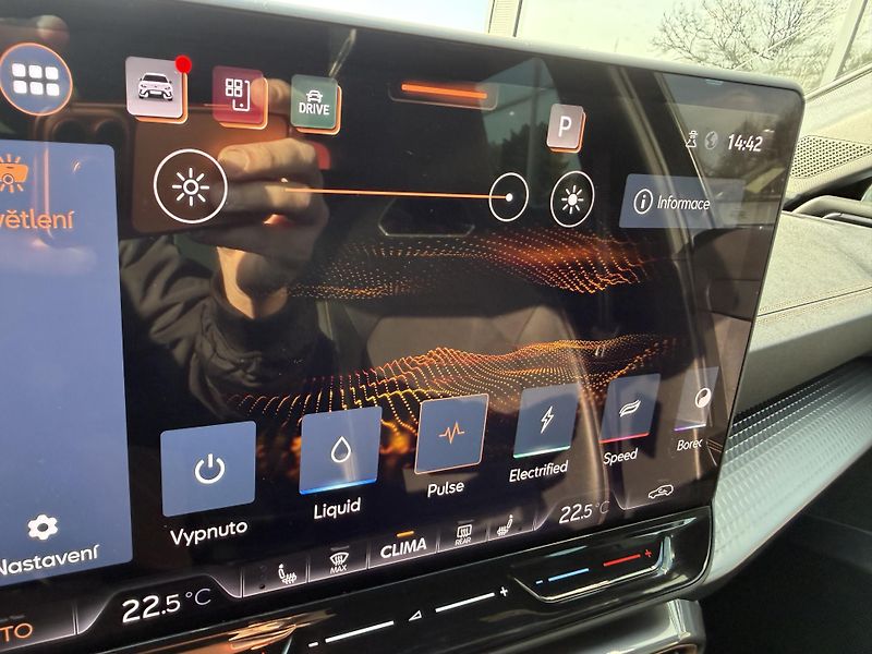 Cupra Leon (2025) VZ 2.0TSI 245kW 4X4 SP DSG TOP - fotka 43 z 44
