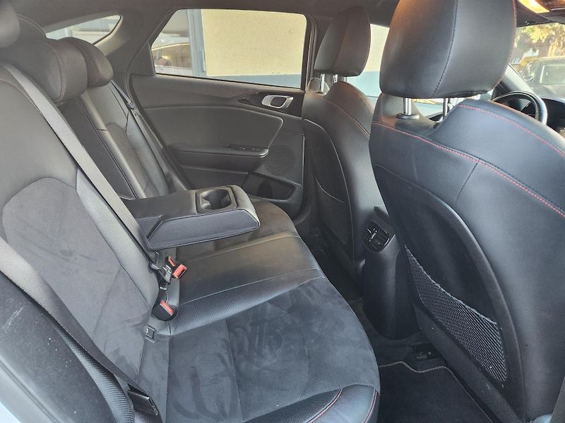 Kia Pro_Ceed (2019) GT-V ZÁRUCE-AUTOMAT-KŮŽE-NAVI - fotka 20 z 28