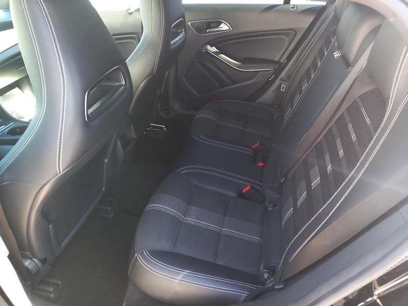 Mercedes-Benz CLA (2018) 180 - fotka 11 z 20