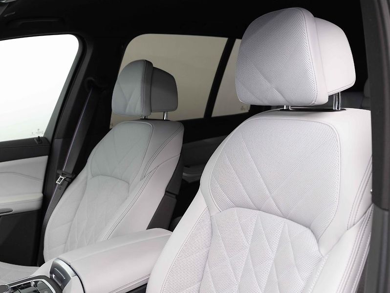 BMW X5 xDrive30d - fotka 19 z 22