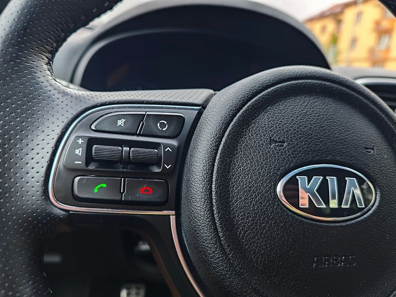 Kia Sportage (2016) 1.6 T-GDi GT-line AWD 130kW - fotka 21 z 43