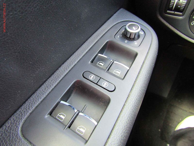 Seat Alhambra (2014) 2.0TDi, Navigace - fotka 17 z 22