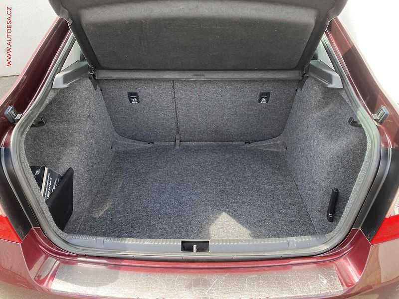 Škoda Rapid (2013) 1.2 TSi, Elegance - fotka 7 z 18