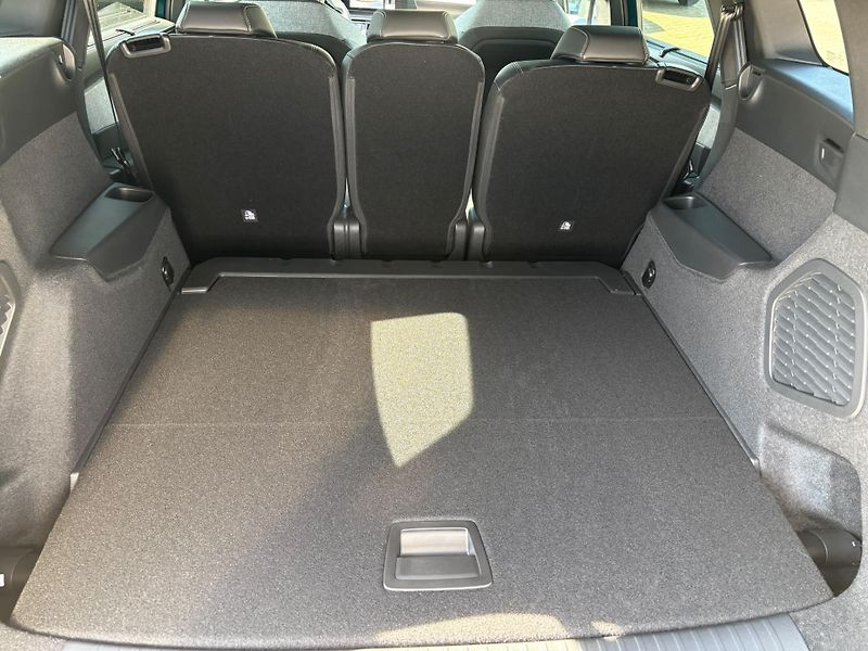 Peugeot 5008 (2026) GT Hybrid 145 e-DCS6 - fotka 8 z 19