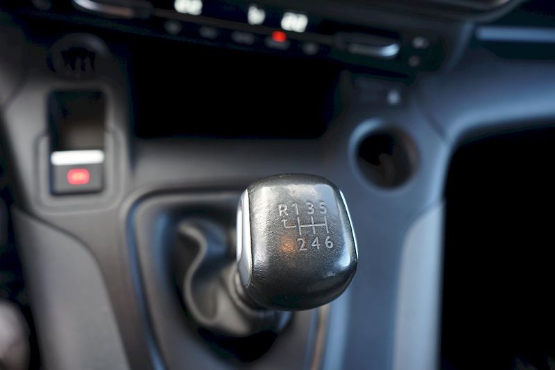 Citroën Berlingo (2019) BlueHDi 130 S&S Shine - Webast - fotka 27 z 30