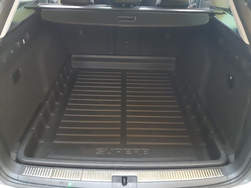 Škoda Superb 2.0 TSI COMBI L&K DSG 4x4    - fotka 24 z 29