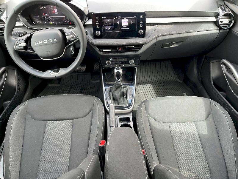 Škoda Fabia (2025) 1.0 TSI 85kW Top Selection DSG - fotka 10 z 27