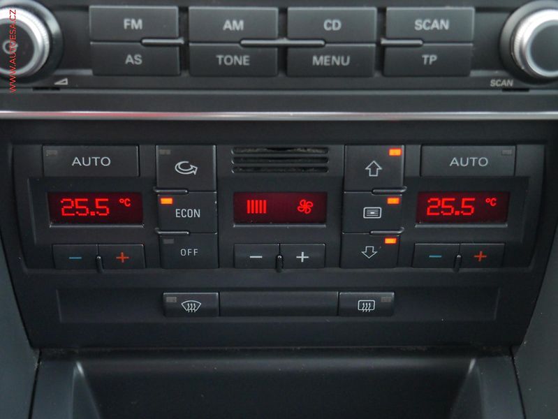 Seat Exeo (2012) 2.0TDi, ČR - fotka 14 z 17