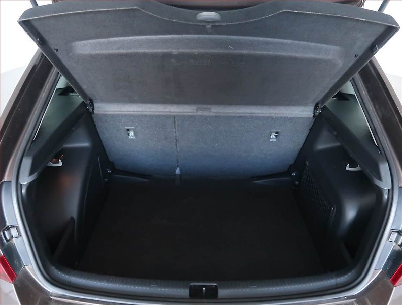 Škoda Rapid (2018) Spaceback 1.0 TSI - fotka 13 z 15