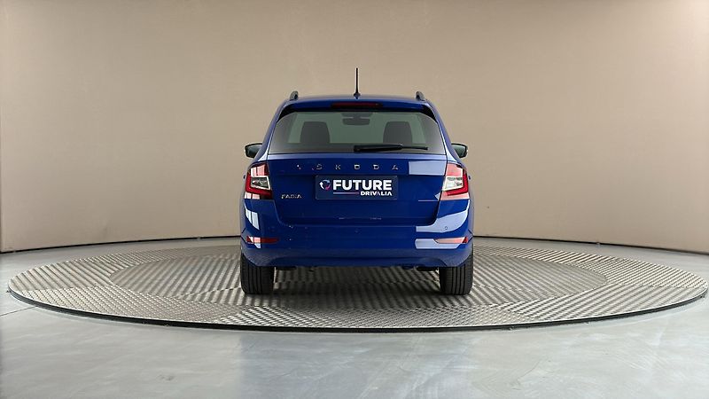 Škoda Fabia 1.0 TSI Black Combi - fotka 5 z 23