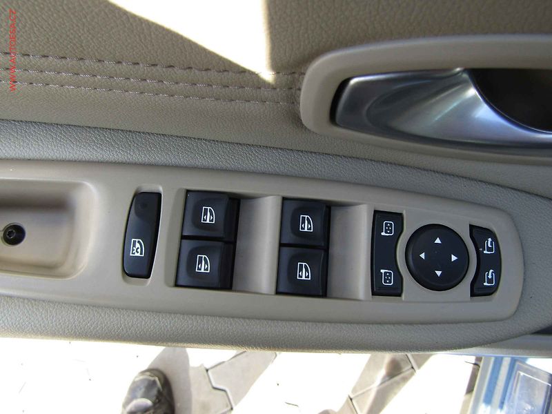 Renault Grand Scénic (2009) 1.9 dCi, 1.maj, Panor, tempo - fotka 11 z 19