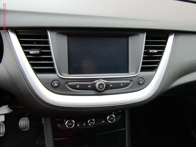 Opel Grandland X (2018) 1.2 PT, ČR, Edition - fotka 14 z 20